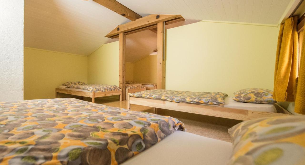 Ostello Schutzenbach Backpackers For Adults 18-35 Lauterbrunnen Esterno foto