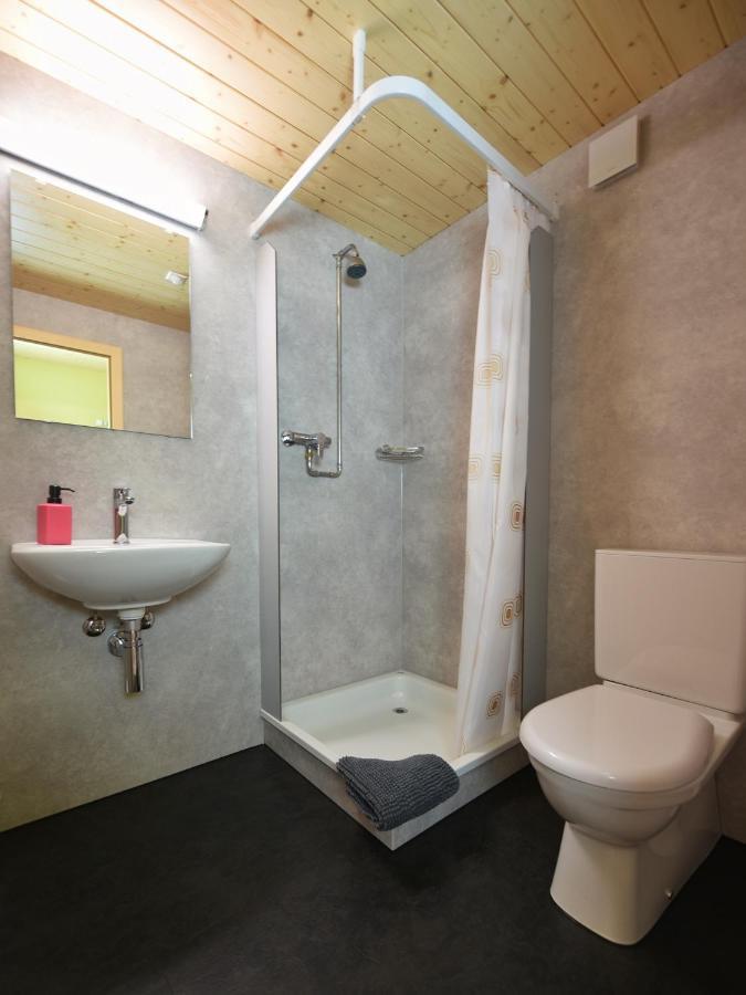 Ostello Schutzenbach Backpackers For Adults 18-35 Lauterbrunnen Esterno foto